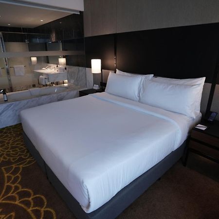 Hotel Hilton Bengaluru Embassy Manyata Business Park Esterno foto