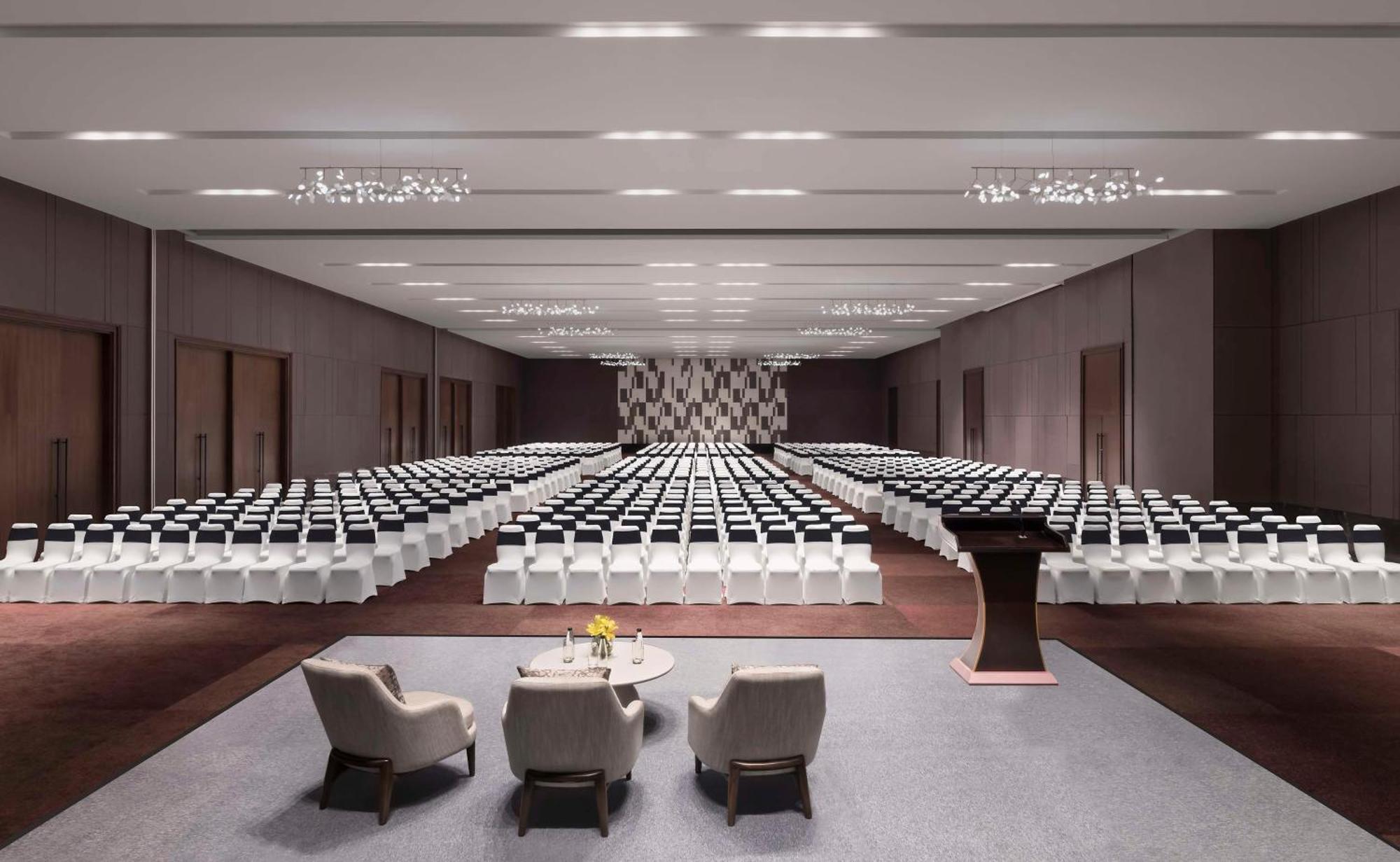 Hotel Hilton Bengaluru Embassy Manyata Business Park Esterno foto