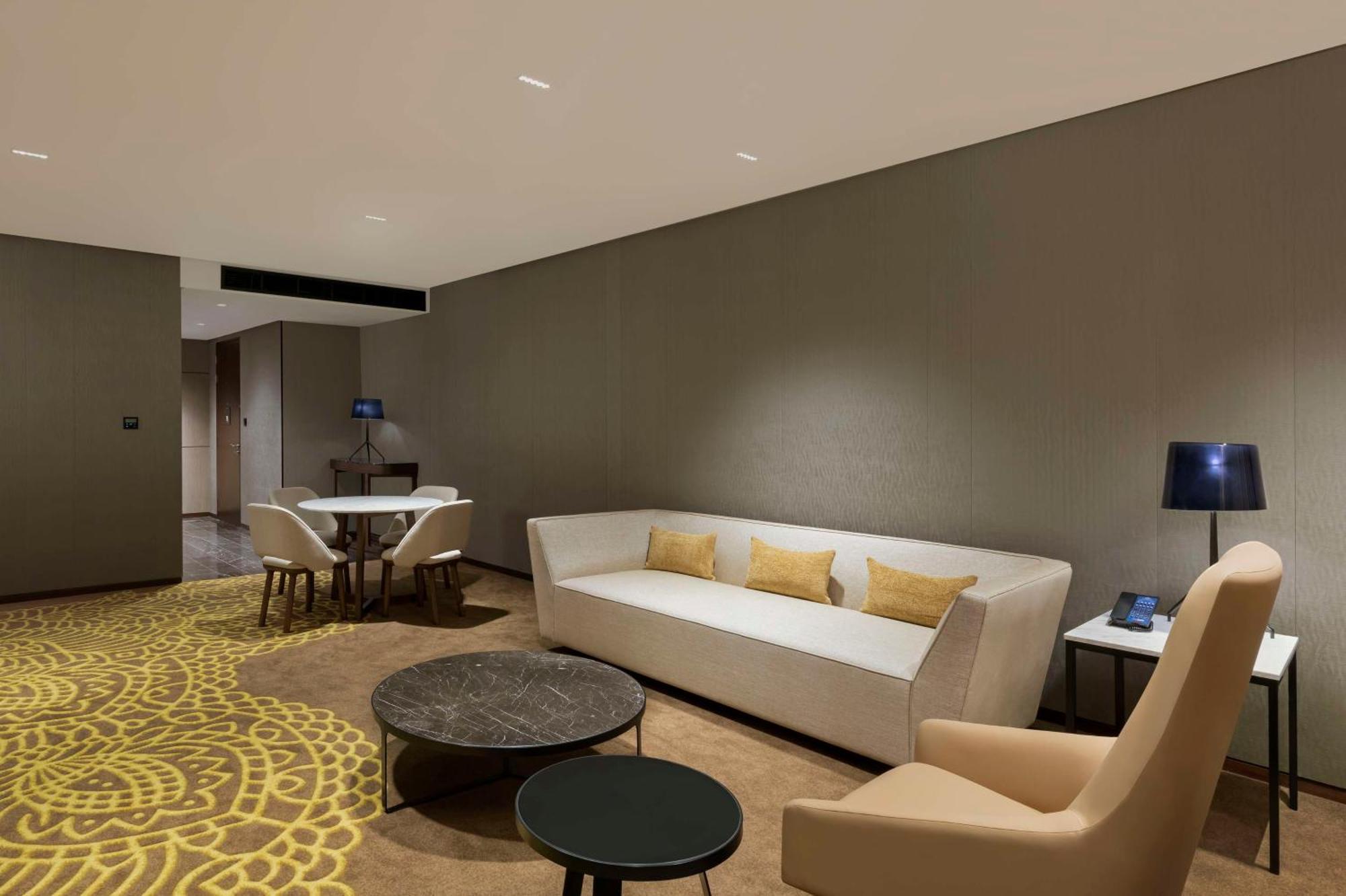 Hotel Hilton Bengaluru Embassy Manyata Business Park Esterno foto