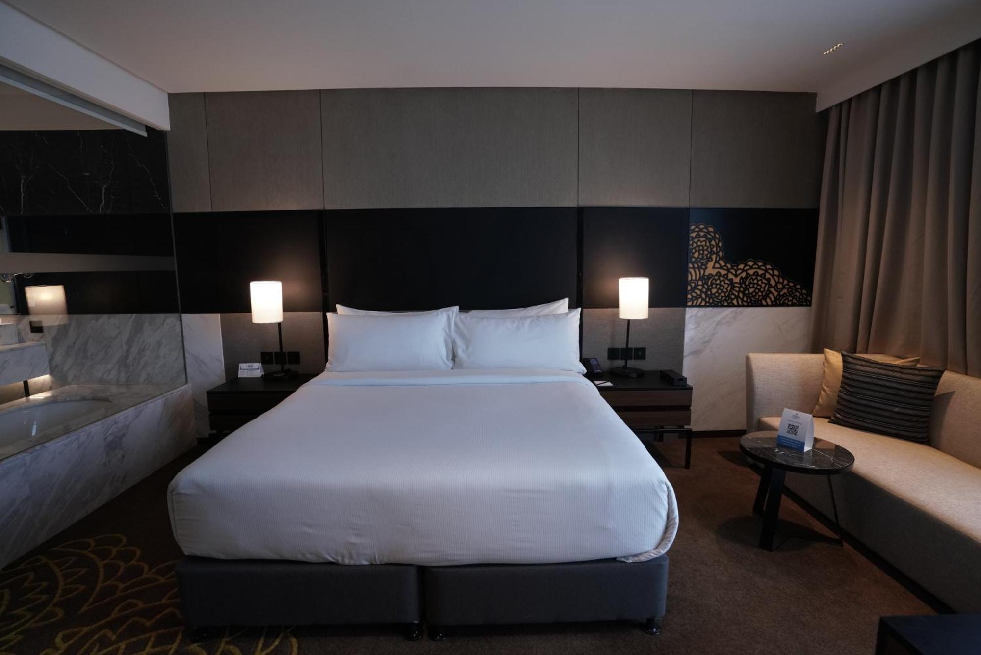 Hotel Hilton Bengaluru Embassy Manyata Business Park Esterno foto