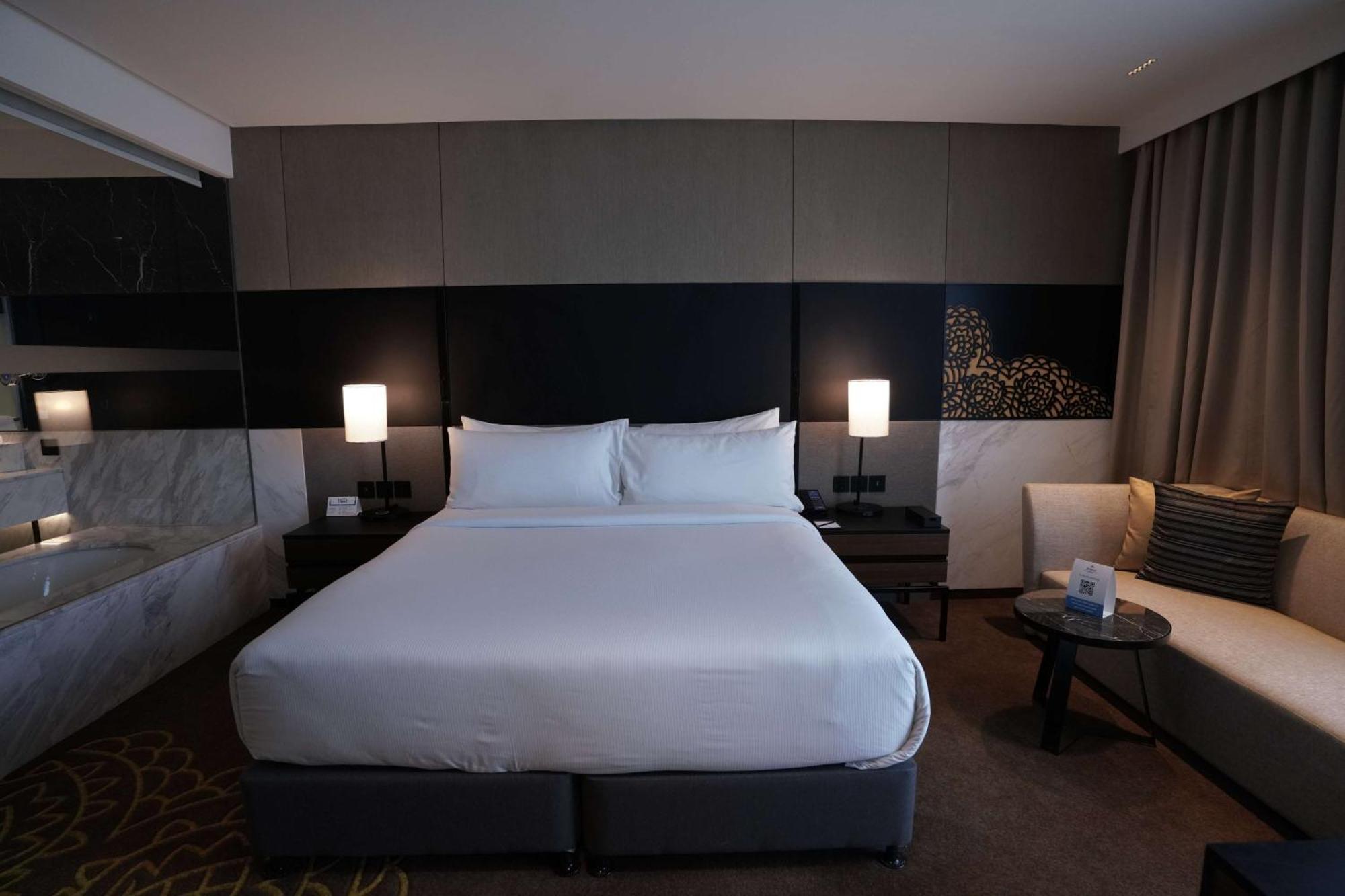 Hotel Hilton Bengaluru Embassy Manyata Business Park Esterno foto